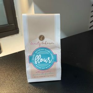 SOLD new Beauty Bakerie Flour Setting Powder